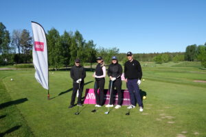Tiukkoja pelejä ja hyvää tunnelmaa Kullo Golfissa sekä Espoon Ringside Golfissa