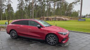 Mercedes-Benz ajaa sisään Businessaamuihin