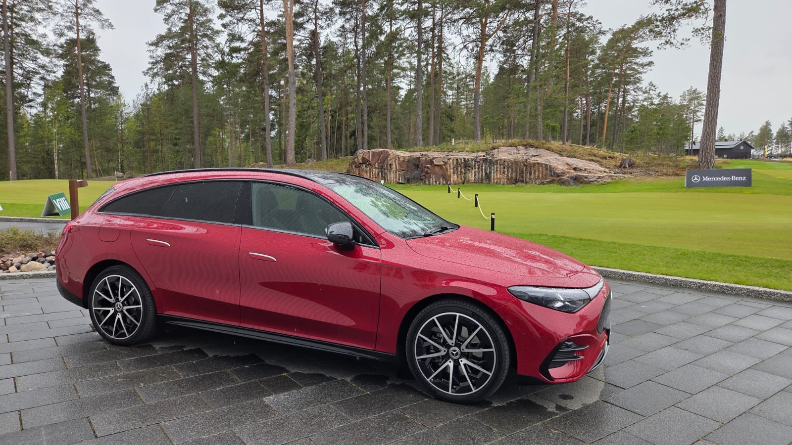 Mercedes-Benz ajaa sisään Businessaamuihin